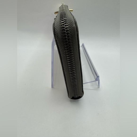 ๐ #3 Louis Vuitton Monogram Cosmos L-Zip Wallet - Picture 4 of 9